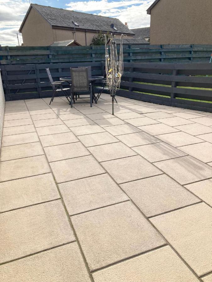 Bright 2-Bedroom Apartment With Parking In Montrose Exterior foto